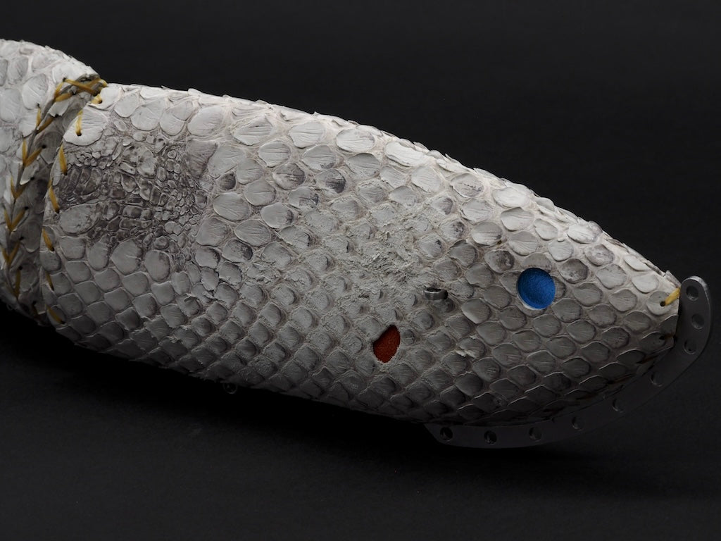 MANIFOLD ［Spec of 444 DENIIRO -アゴ下フレーム-］ （Wounded