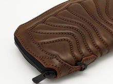 Load image into Gallery viewer, 【2026 TEST SAMPLE】RY-11 GB　MORAY Round Fastener Wallet  -GB仕様-（BROWN）