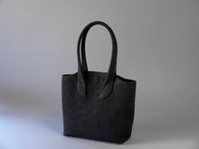 Load image into Gallery viewer, MK-01 GS　TOTE BAG［S］ 馬ヌメ極厚シュリンク TAN